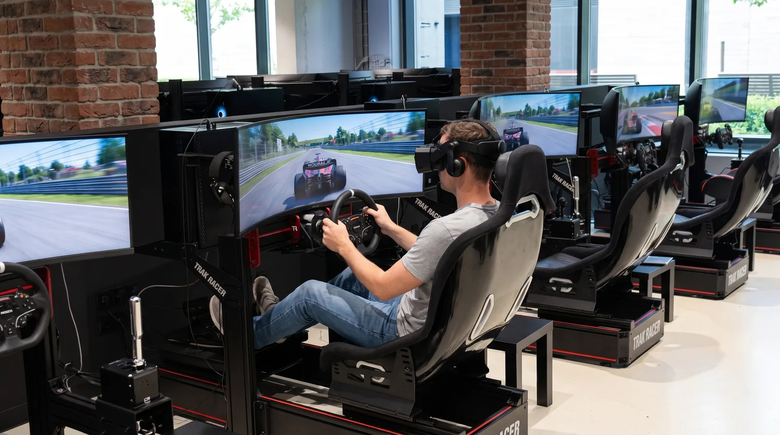 Форматы станций: от детского до платформы и VR
